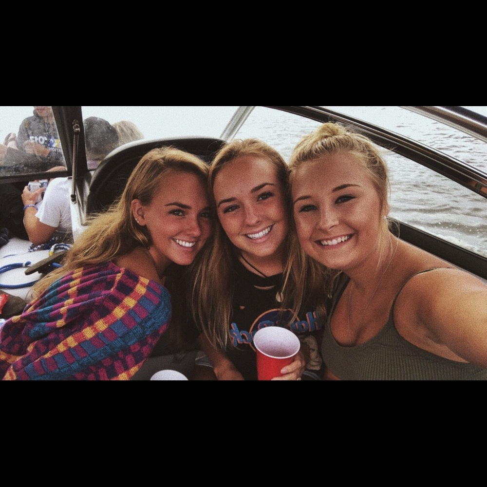 Meet your Posher, Hailey